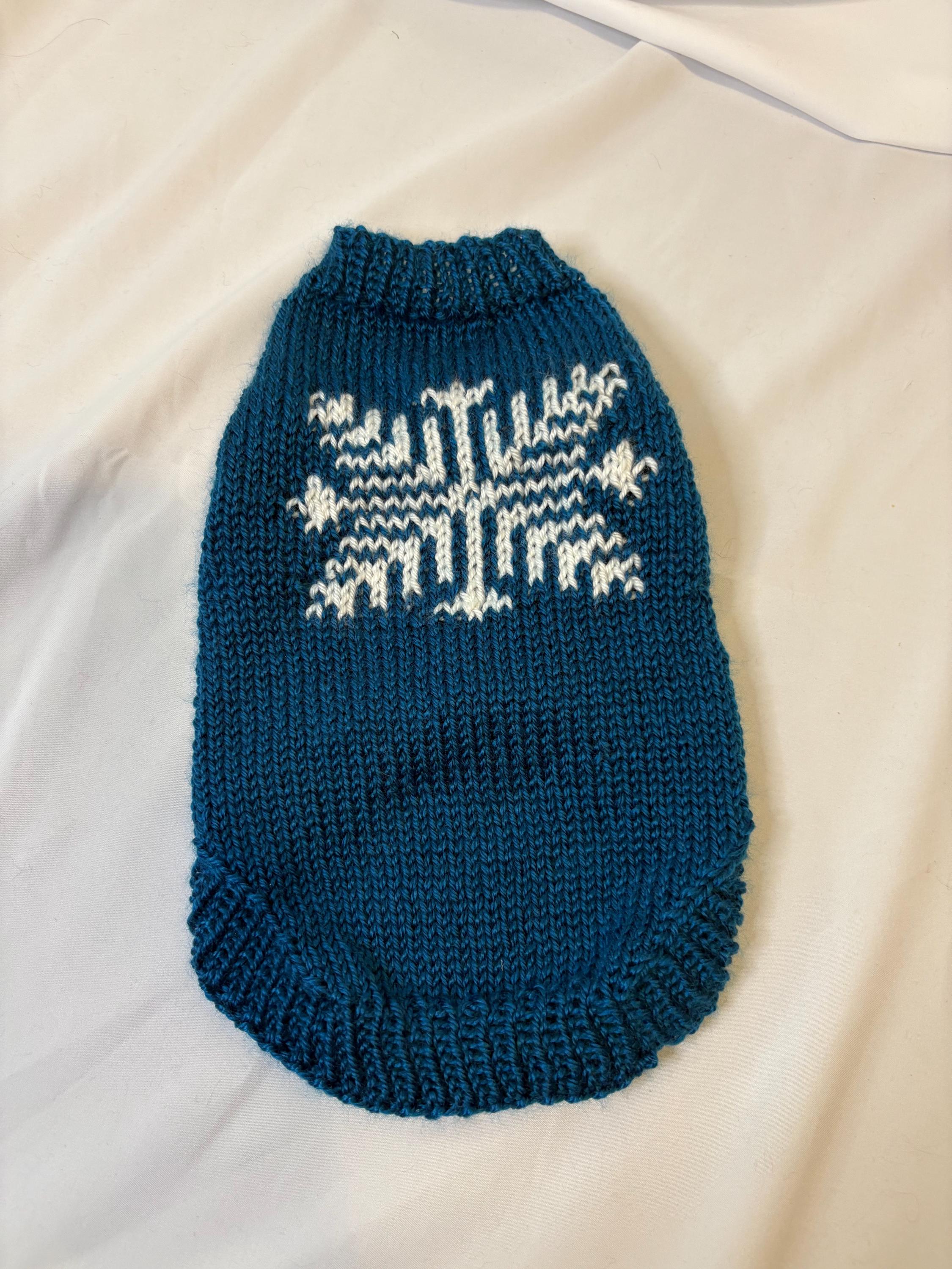Dog (pet) Snowflake sweater, Small (11-25 lbs)