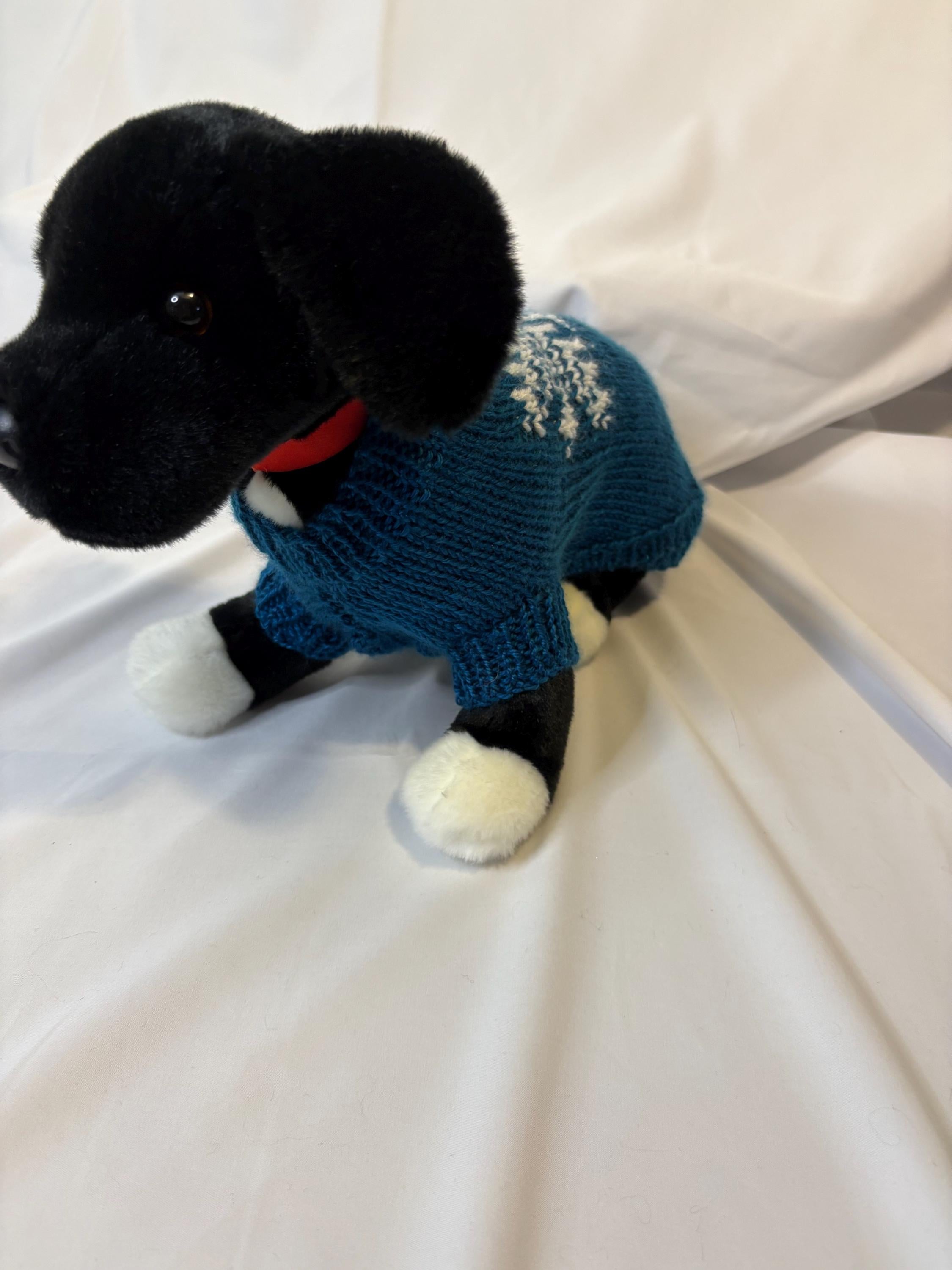Dog (pet) Snowflake sweater, Small (11-25 lbs)