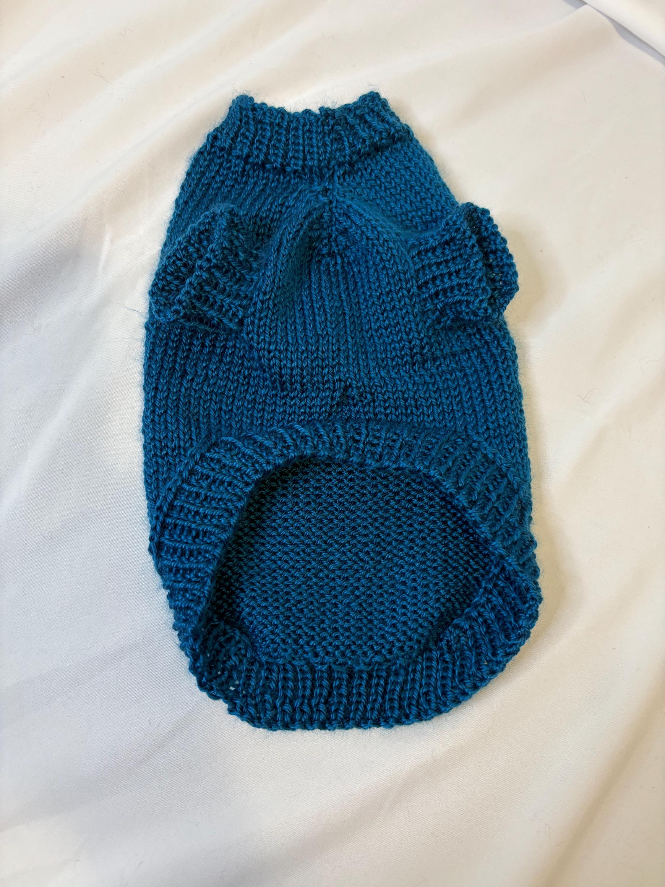 Dog (pet) Snowflake sweater, Small (11-25 lbs)