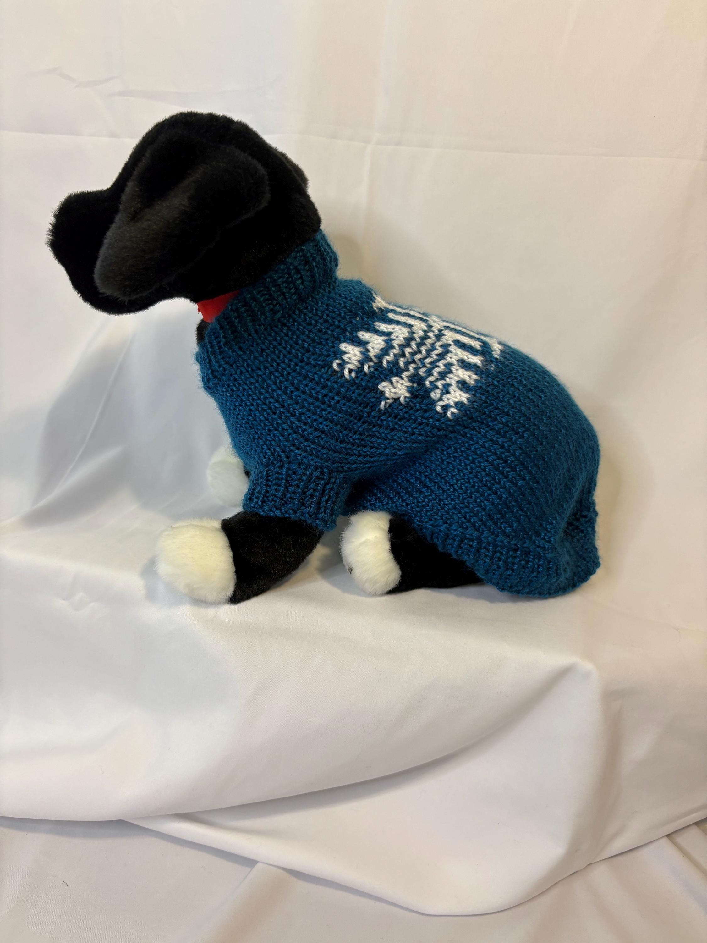 Dog (pet) Snowflake sweater, Small (11-25 lbs)