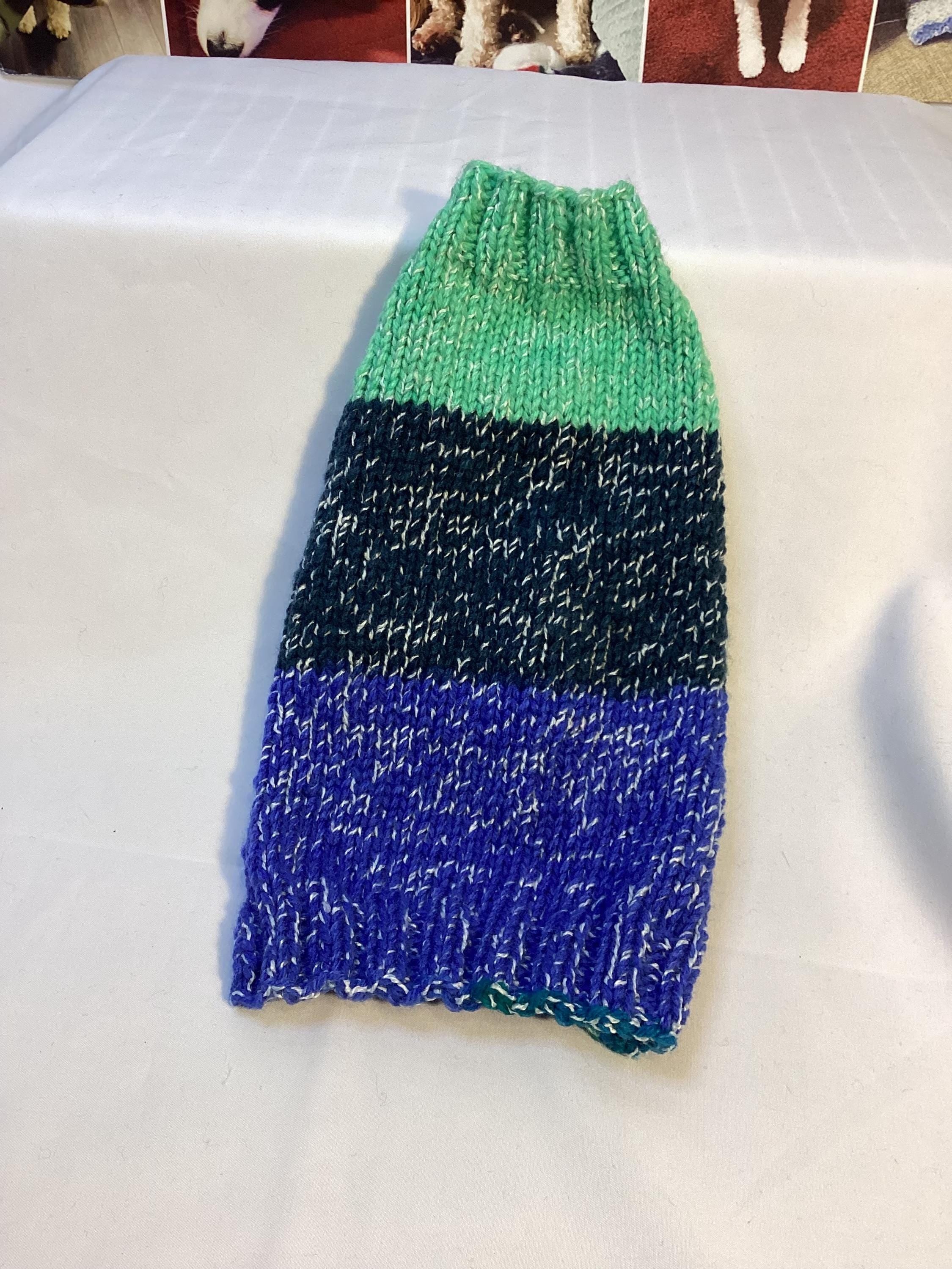 Dog (pet) sweater, Small (10-25 lbs)